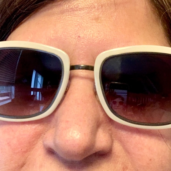 AUTHENTIC CHANEL CH4203 C459S6 Silver Gray Sun - Picture 7 of 7